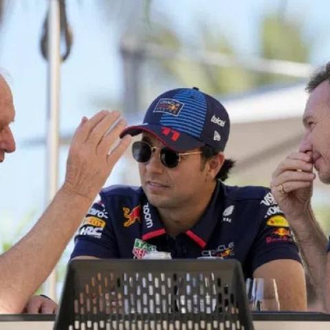 Horner quita culpa a Verstappen y apunta contra Helmut Marko