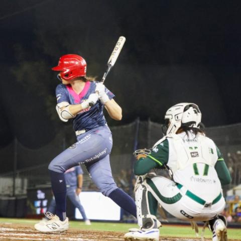 Brilla Alexis Bermúdez en el triunfo de El Águila en León