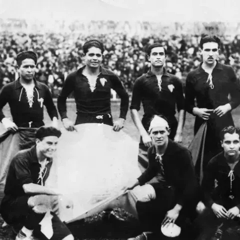 México protagoniza el primer partido de la historia en Mundiales