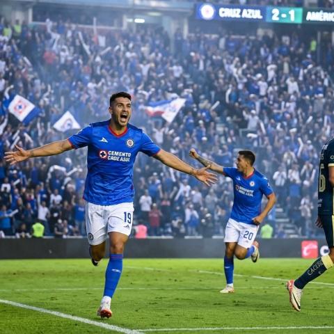 Cruz Azul remonta al América