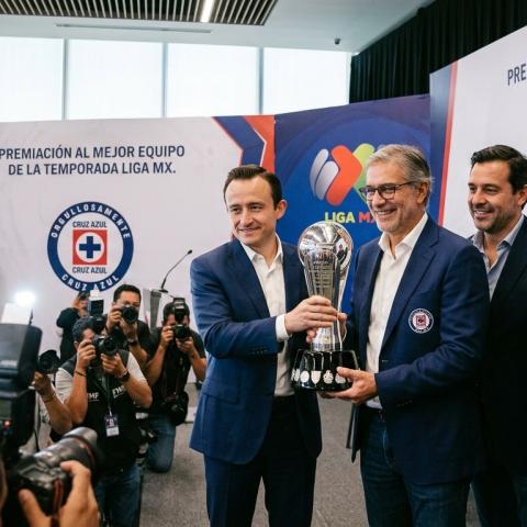 Cruz Azul es galardonado como el mejor equipo de la Liga MX