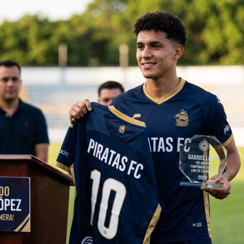  Gabriel López