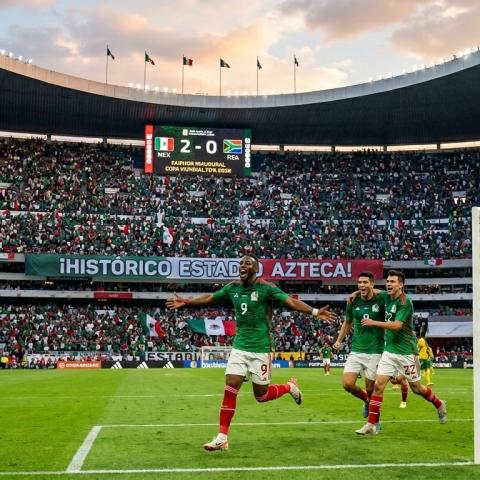 México rompe la maldición inaugural
